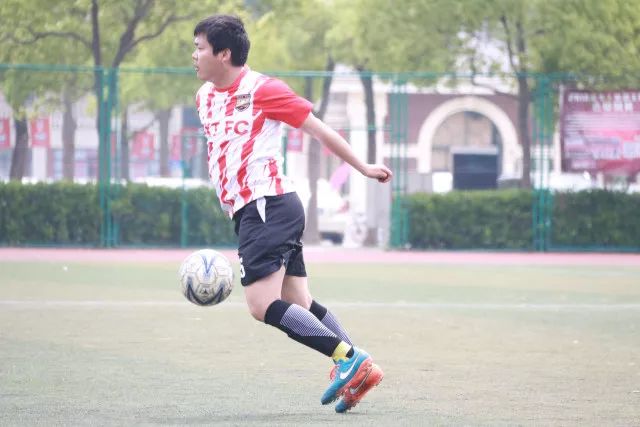 里约奥运会夺冠十周年 中国女排冠军走进南京校园